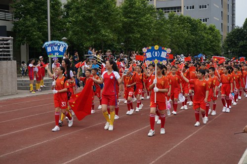 睡康宁家纺助力东平小学六一运动会